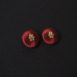 珠繡耳環或耳環，鈦耳環/手術不銹鋼/樹脂無孔，棕色波爾多 第2張的照片