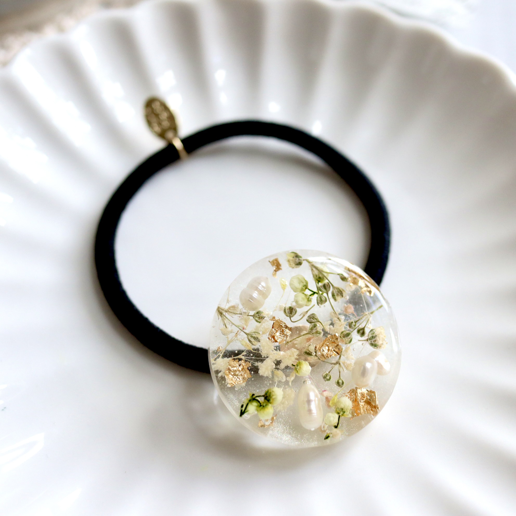 レジンヘアゴム ミモザ　レモン　ホワイト　ワイヤーフラワー　個性的　春 レジンヘアゴム ミモザ レモン ホワイト ワイヤーフラワー 個性的 春