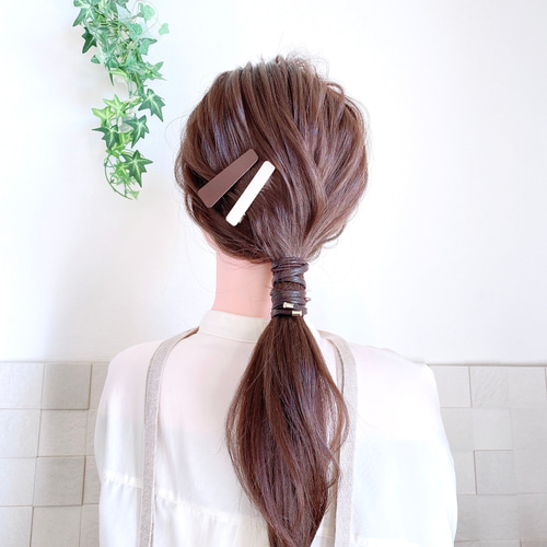 ♥️100 【2点で800円】 レザー ヘアクリップ ② ／ ヘアピン 本革