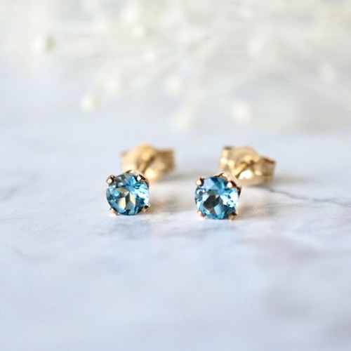 晴れやかブルーなロンドンブルートパーズの14kgfスタッドピアス 天然石  