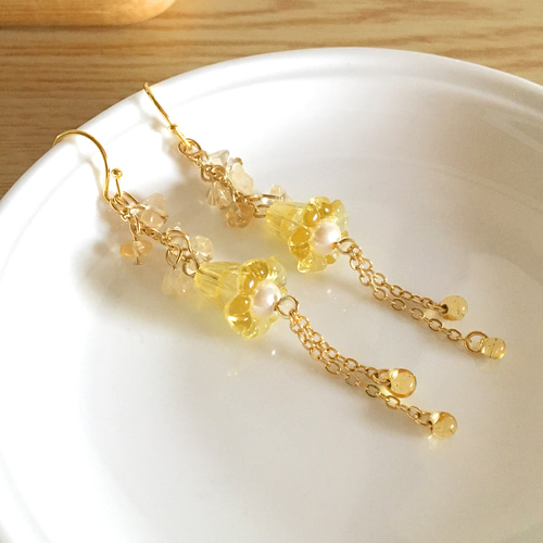 エンジェルストランペットのピアス｜金具変更：樹脂ピアス