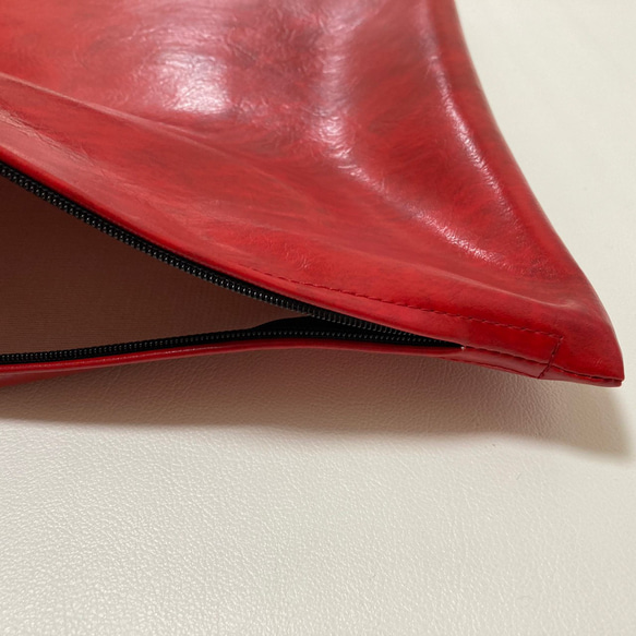 定番アンティーク レッド 合皮レザー クッションカバー 45×45㎝ ファスナー付 赤 8枚目の画像
