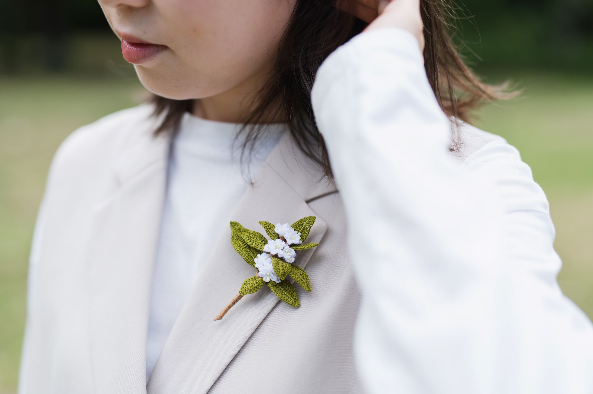 【受注制作1ヶ月】ブローチ　銀木犀（ホワイト）　手編み　レース編み