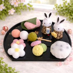 ちりめん細工　つまみ細工　うさぎ雛壇飾り　No.698 ハンドメイド 和菓子 桜餅 豆大福 落雁 団子 うさぎ たい焼き お茶 つまみ細工