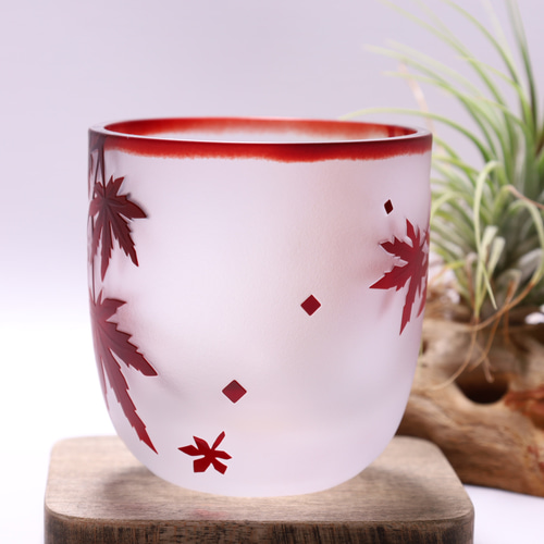 もみじのぐい呑みグラス－赤紅葉 おちょこ・ぐい呑み・徳利 enSo-glass