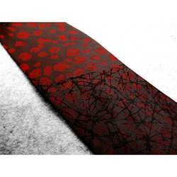 シルクネクタイ（レオパード模様織り）（ロウ割れ模様）（ボカシ染）（赤色　黒色） 6枚目の画像
