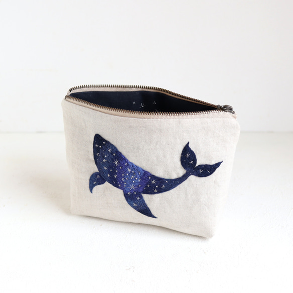 「クジラの宇宙」手刺繍リネンポーチ（18ｃｍ）【受注生産】 9枚目の画像