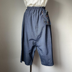 着物リメイク　レディースサルエルパンツ　綿　絹紬　ブルー　紺色　クロップド丈 4枚目の画像
