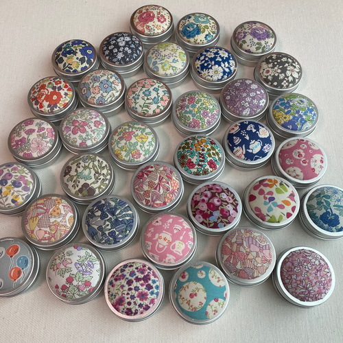 35種類リニューアル！好きな柄が2つ選べるリバティのマカロン缶！ピル