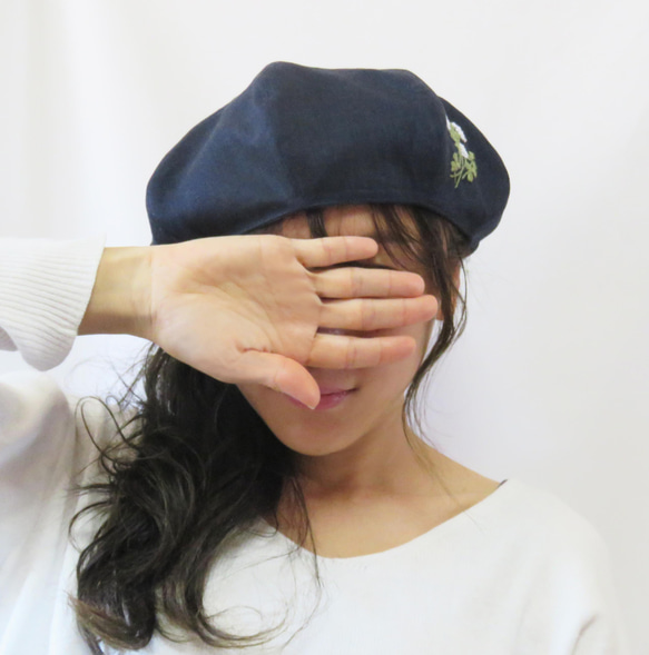 【キッズ】国産リネン　ネイビー クローバー刺繍 ベレー帽　 7枚目の画像