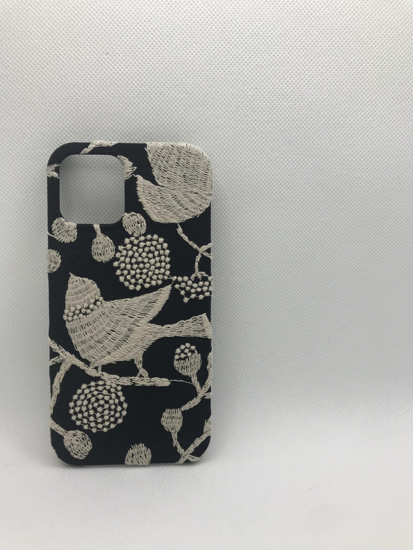 iPhone cover 3枚目の画像