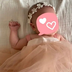 大人気♡ フラワーベビーカチューシャ ꕤ 新生児 赤ちゃん ベビーヘアバンド ニューボーン 月齢フォト ゴム かぎ針編み 8枚目の画像