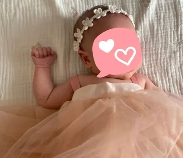 大人気♡ フラワーベビーカチューシャ ꕤ 新生児 赤ちゃん ベビーヘアバンド ニューボーン 月齢フォト ゴム かぎ針編み 8枚目の画像