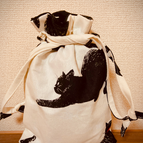 黒×白 ネコ デザイン エコバッグ 黒 トートバッグ たためる たっぷり入る 黒×白 ネコ デザイン エコバッグ 黒 トートバッグ たためる たっぷり