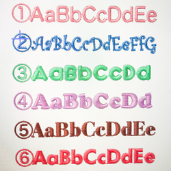 イニシャルオーダーお花リースお名前ワッペンアイロンシール2way【ツイル生地、ピンクお花】 3枚目の画像