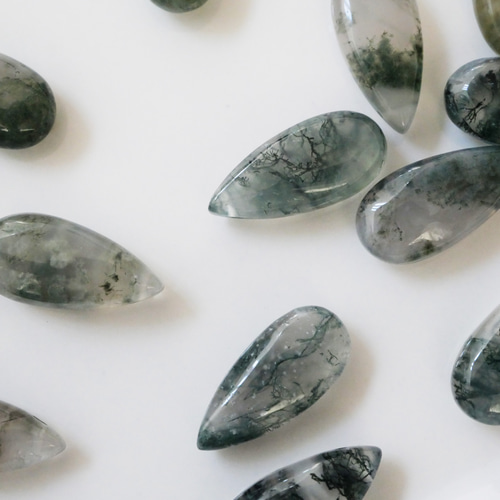 ナチュラルグリーンモスアゲート《平ドロップ》2粒 天然石 robin's