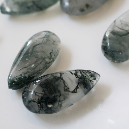 ナチュラルグリーンモスアゲート《平ドロップ》2粒 天然石 robin's