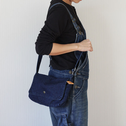 【再販】デニムフラップショルダーバッグ ポシェット 小さい鞄 ヌメ革 かるいかばん B-255 2枚目の画像