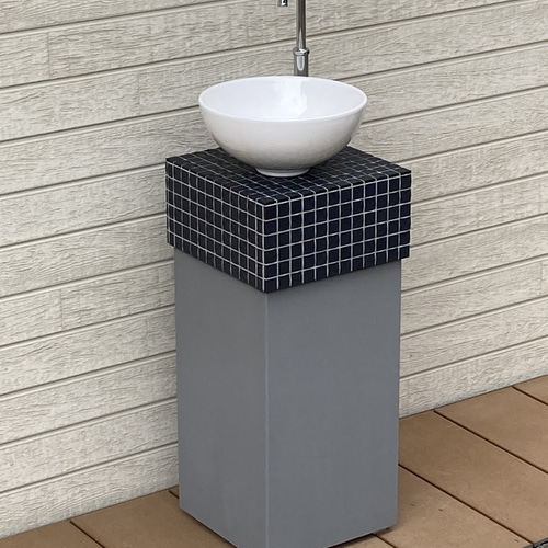 テラス シンク ノベレッタ》 小さなガーデンシンク 玄関先手洗い