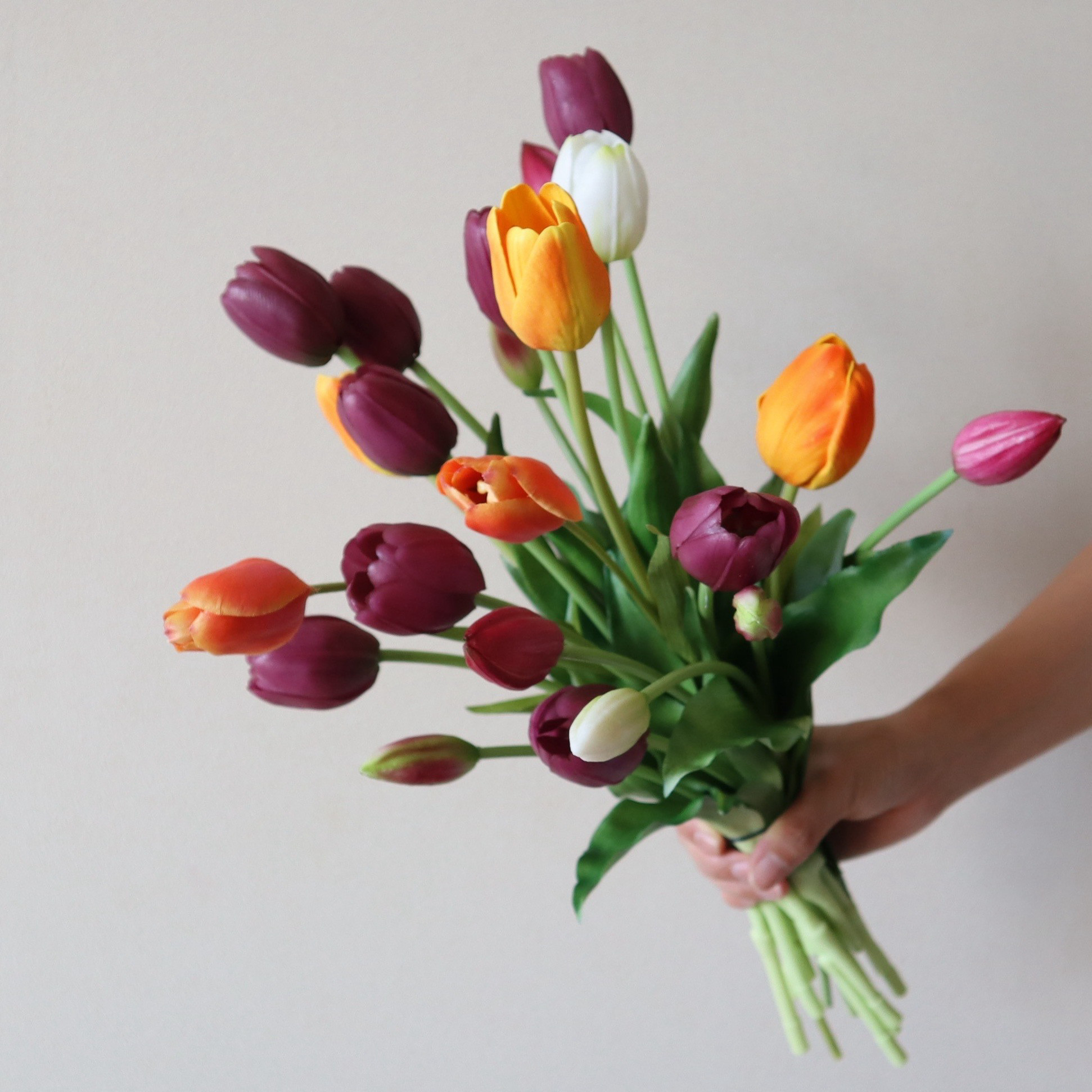 ぽろんとたゆむ花が大人かわいいチューリップブーケ♡ 高品質 アーティフィシャル ウェディングブーケ