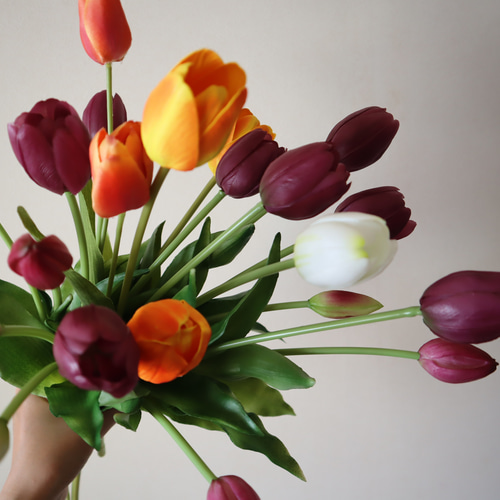 ぽろんとたゆむ花が大人かわいいチューリップブーケ♡ 高品質 アーティ