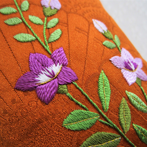 日本刺繍 桔梗 絹のがま口メガネケース・ペンケース ☆金茶色
