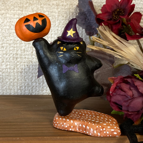 ハロウィン魔女のフィギュア 黒猫 コウモリ付きライトアップ ハロウィン魔女のフィギュア 黒猫 コウモリ付きライトアップ