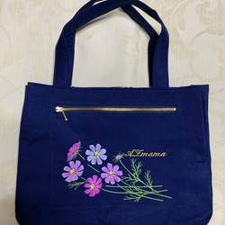 再販秋桜の花刺繍のトートバッグ 2枚目の画像