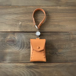 くるみボタンとハンドステッチの リールキー付き　カード&パスケース　ナチュラル　ブラウン　ブラック 6枚目の画像