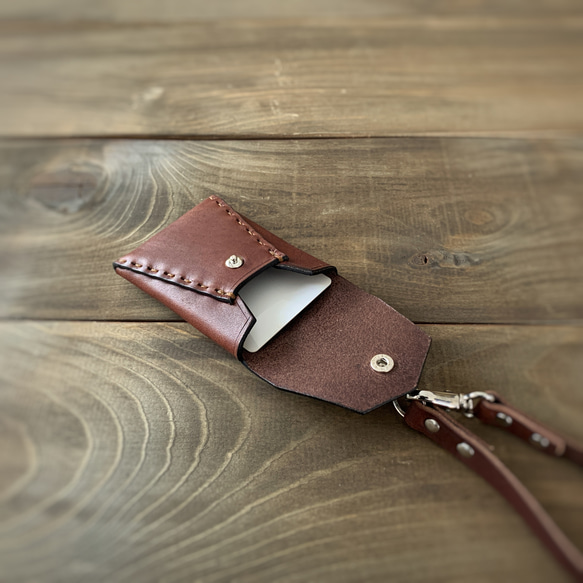 くるみボタンとハンドステッチの リールキー付き　カード&パスケース　ナチュラル　ブラウン　ブラック 10枚目の画像