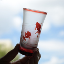 「金魚」　 サンドブラスト 赤 ひとくちビール 1枚目の画像