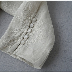春夏秋3シーズン活躍　リネン100％総刺繍Vネックポケット付き大人可愛い長袖ワンピース♪ 4枚目の画像