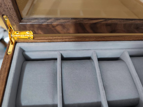 グラス付きのデザイン 木製腕時計収納ボックス ウオルナットウッド　 11枚目の画像