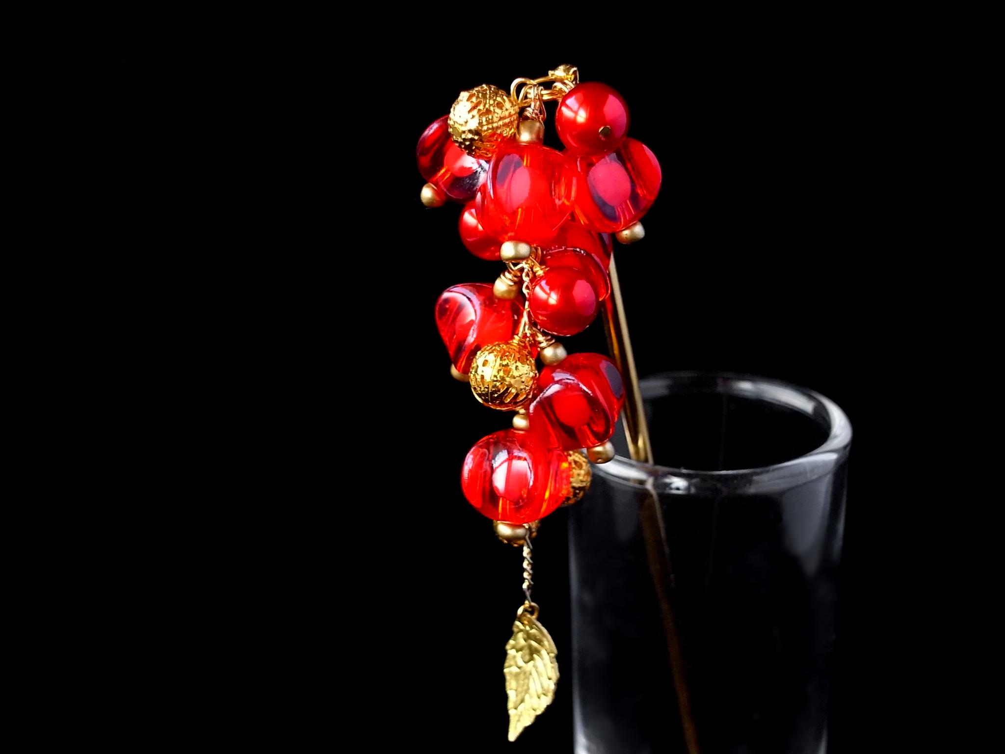 かんざし　紅の鈴生りほおずき風ビーズ　レッド　赤　ゴールド　春節　透明　クリア　ロング　一本挿し　一本簪　涼しげ　秋