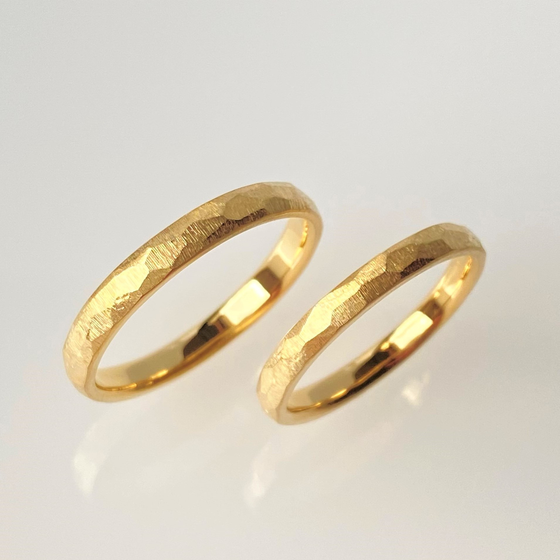 K18　荒らし鎚目のマリッジリング　[結婚指輪][ペアリング]