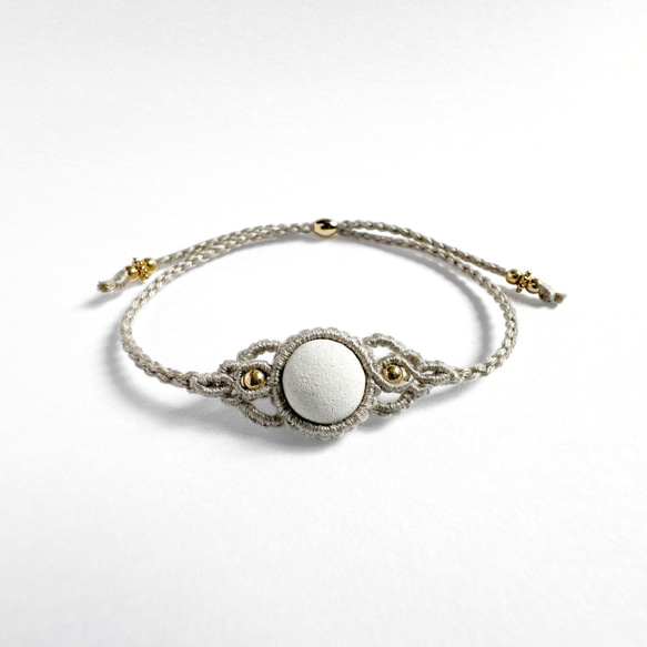 アロマ香る 癒しのマクラメブレスレット　* 気持ちほどける馥郁 * グレージュ　ギフトラッピング対応 4枚目の画像