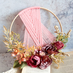 ピンクマクラメ風壁飾りリース 3枚目の画像