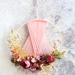 ピンクマクラメ風壁飾りリース 2枚目の画像