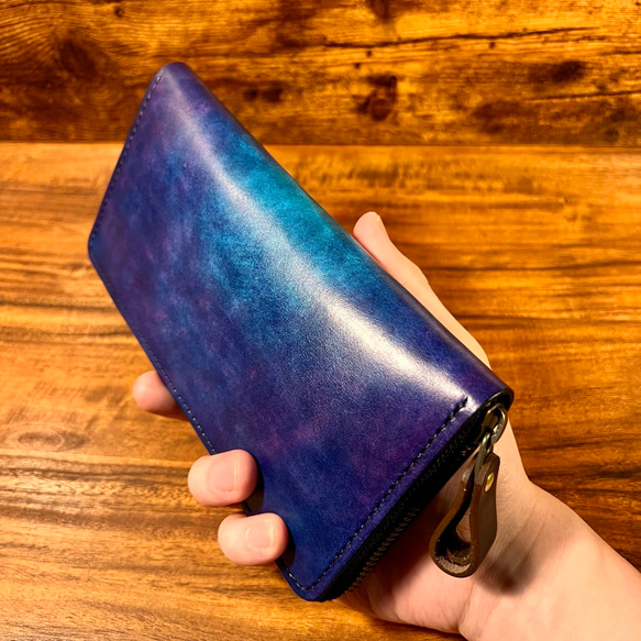 革の手染め- ラウンドファスナー長財布 / パープル（紫 + 水色） 6枚目の画像