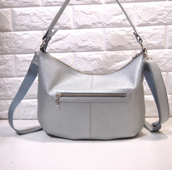 ★ハンドメイド★日本製★牛革★２ＷＡＹショルダーバッグ（ロングハンドル・肩掛け）★シルバー★コロンとしたスタイル★超軽量 7枚目の画像