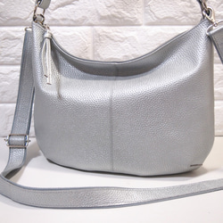 ★ハンドメイド★日本製★牛革★２ＷＡＹショルダーバッグ（ロングハンドル・肩掛け）★シルバー★コロンとしたスタイル★超軽量 6枚目の画像