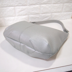 ★ハンドメイド★日本製★牛革★２ＷＡＹショルダーバッグ（ロングハンドル・肩掛け）★シルバー★コロンとしたスタイル★超軽量 4枚目の画像