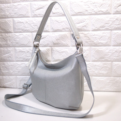 ★ハンドメイド★日本製★牛革★２ＷＡＹショルダーバッグ（ロングハンドル・肩掛け）★シルバー★コロンとしたスタイル★超軽量 2枚目の画像