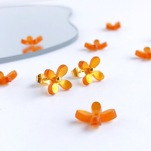金木犀の一粒ピアス・イヤリング ピアス（スタッド・一粒