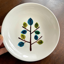 磁器　皿　絵皿　プレート　葉っぱ　木　陶器　ハンドペイント　15cm ギフト　 4枚目の画像