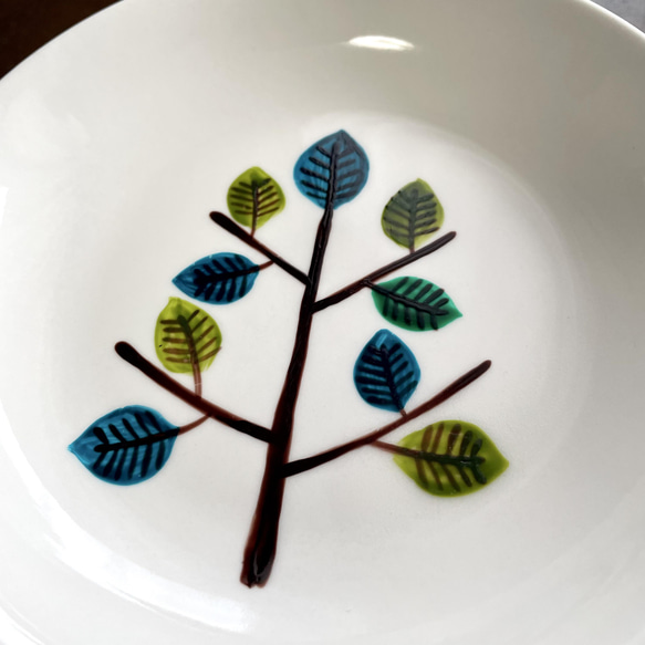 磁器　皿　絵皿　プレート　葉っぱ　木　陶器　ハンドペイント　15cm ギフト　 5枚目の画像
