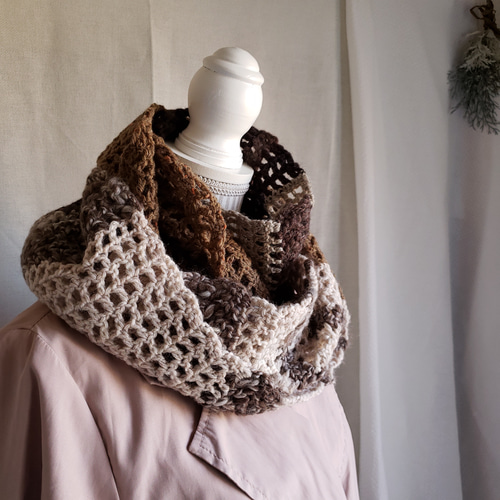 ウールかぎ針編みのスヌード ブラウン 茶色グラデーション ＊ナッツ