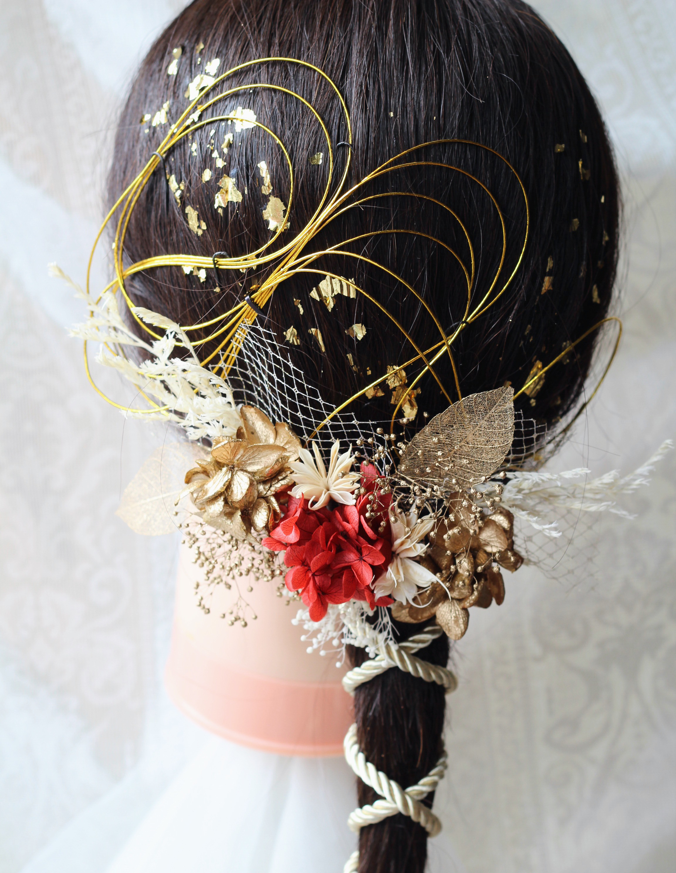 ドライフラワー☆ヘッドパーツ 成人式 紐アレンジ 卒業式 髪飾りプリザーブドフラワー 赤 ゴールド ホワイト白 レッド