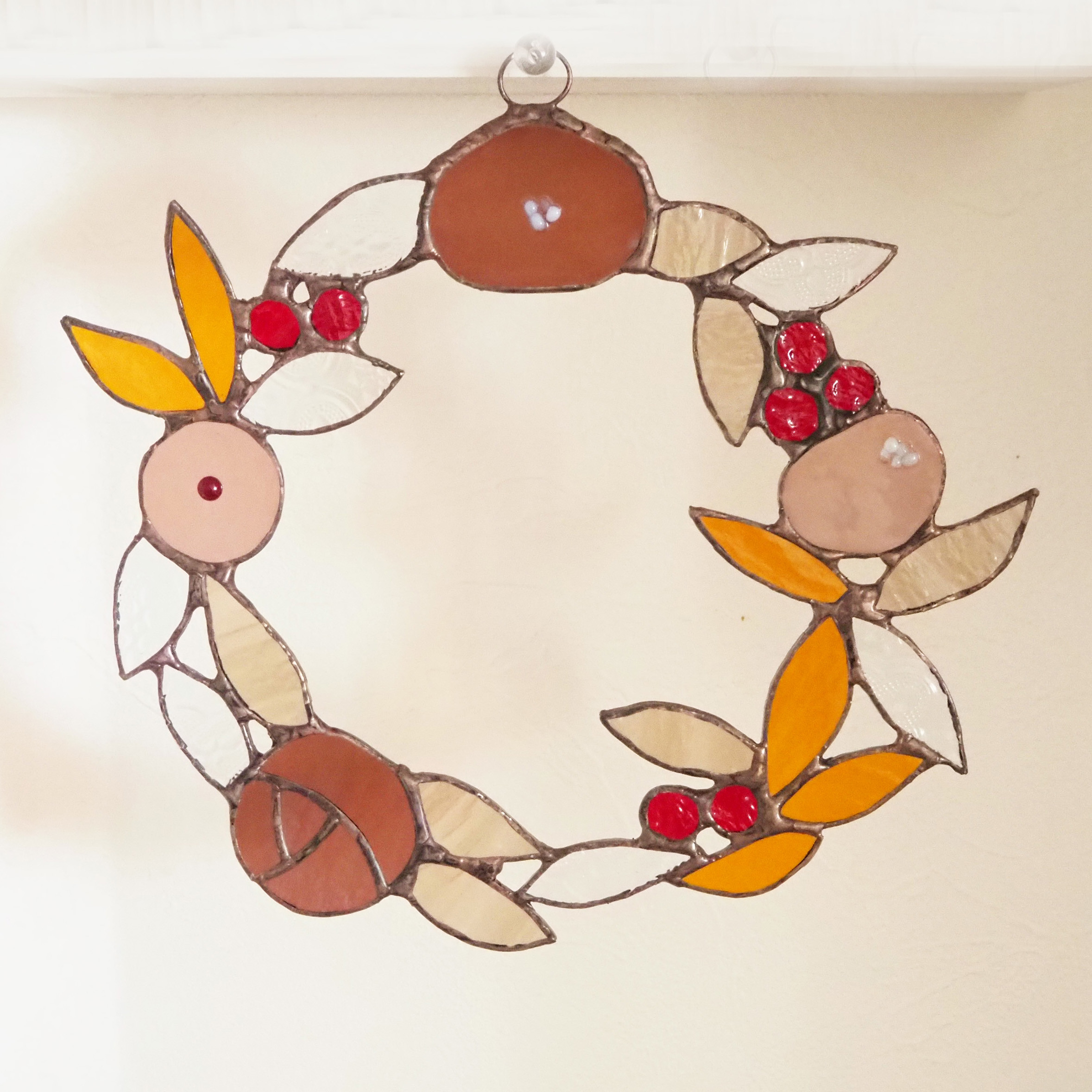 ステンドグラスの秋色お花のリース