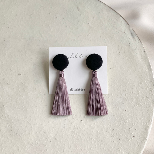 イヤリング/ピアス パープルグレータッセル×くるみボタン イヤリング 